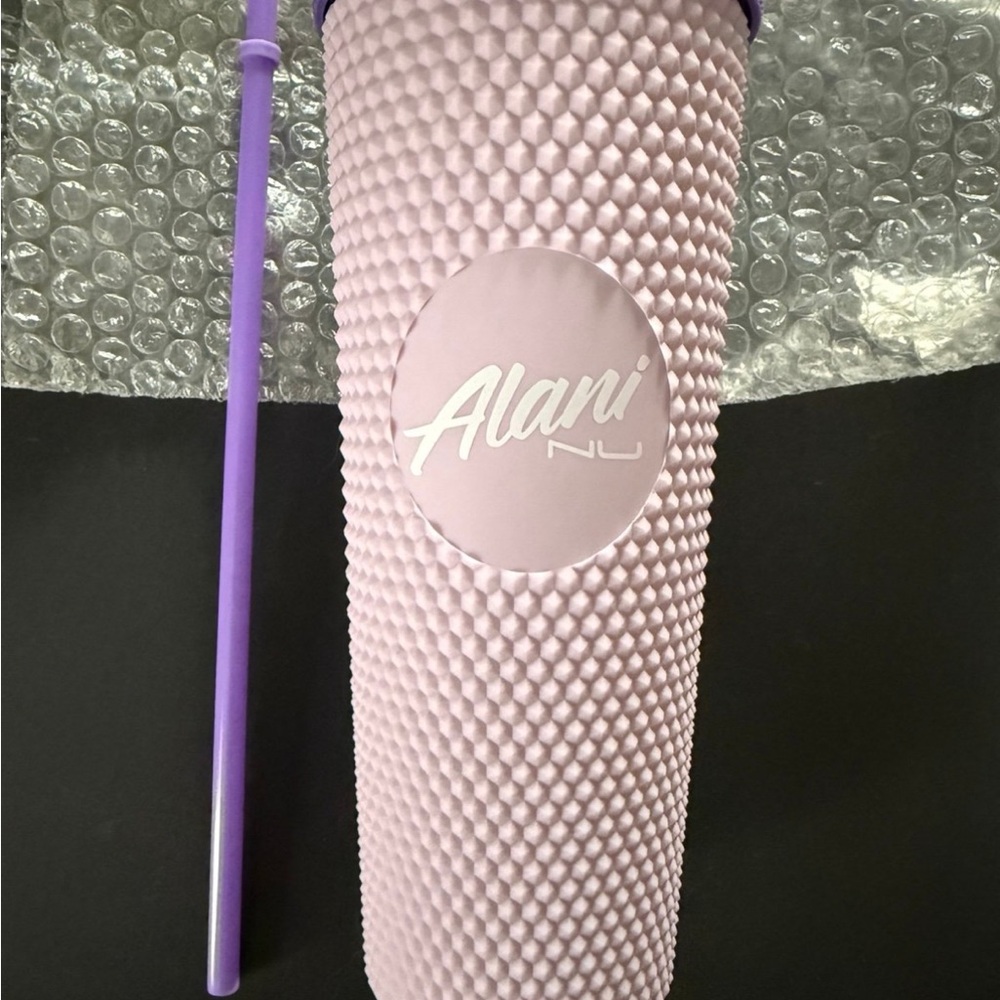 NEW - Alani Studded Textured Tumbler with Straw - diamond stud pattern